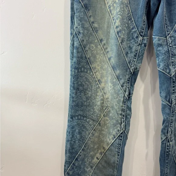 Free People We The Free Mermaid Mid-Rise Flare Jean in the Low Tide wash - Picture 4 of 8